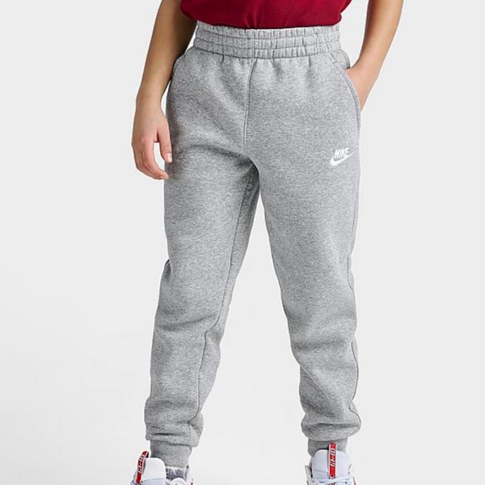 BRAND NEW WITH TAGS NIKE JOGGERS!